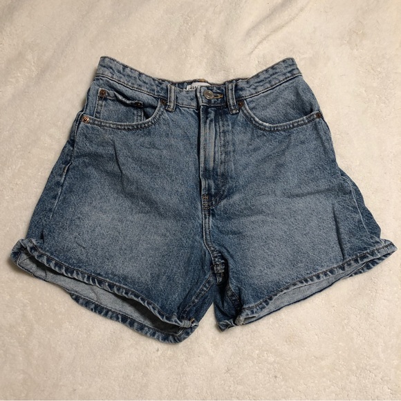 Mom Fit Roller Short | Denim | Size 2 / 26 - Picture 2 of 6